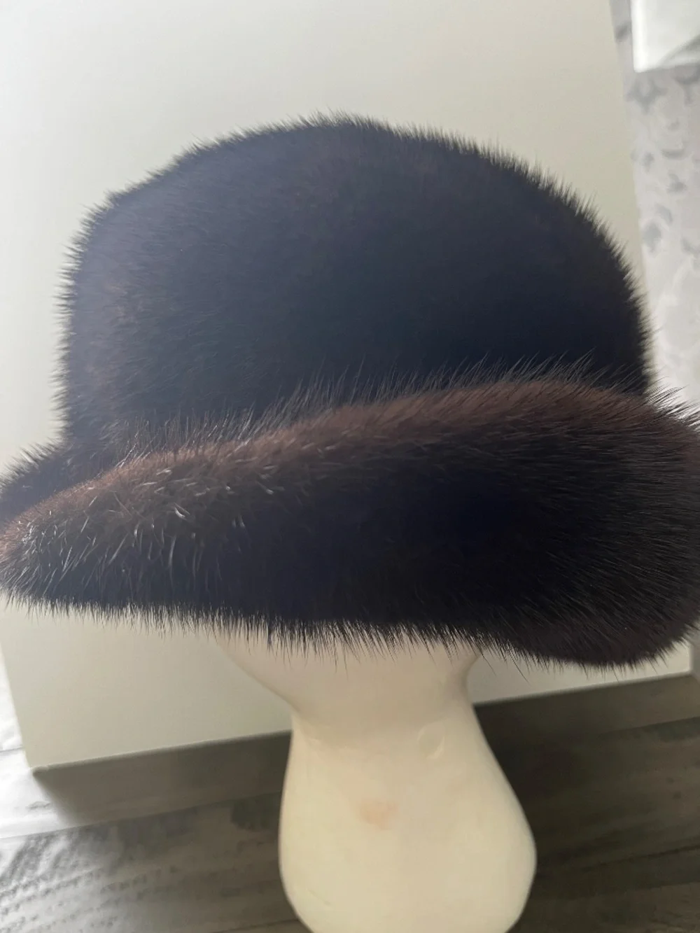 Vintage Grosvenor Canada for Harrods Genuine Dark Brown Mink Fur Hat Cloche Pill